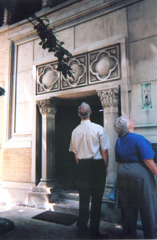 Heller House, views highlighting exterior details