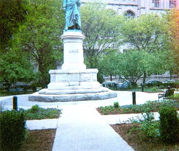 Linne (Lineaus) statue in the Midway Readers and  Winter Garden, east of Ellis at 59th, near University of Chicago